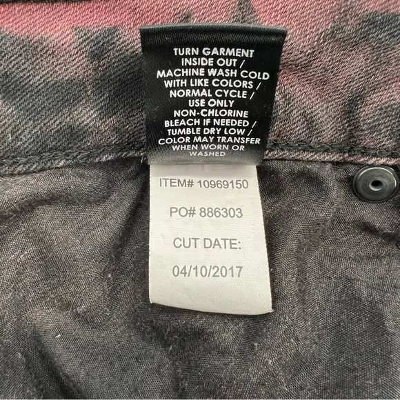 Blackheart Jeans Womans Juniors Pink and Black Bleach Wash Ripped Knees Stretch - Picture 12 of 12